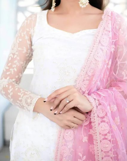 ست کرت سفید با دوپاتا با کار نخ سنگین (ست ۳ تکه)